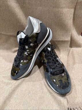 Philippe Model Women’s Camo Low-Top Sneakers in Black & Olive